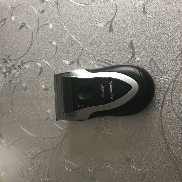 panasonic松下干电池式刮胡刀便携全身水洗单刀头电动剃须刀es3831