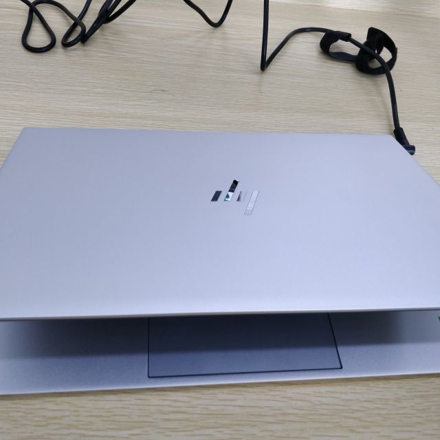 惠普hp薄锐envy13ad105tx133英寸窄边框轻薄本笔记本i58250u8g360gb2g