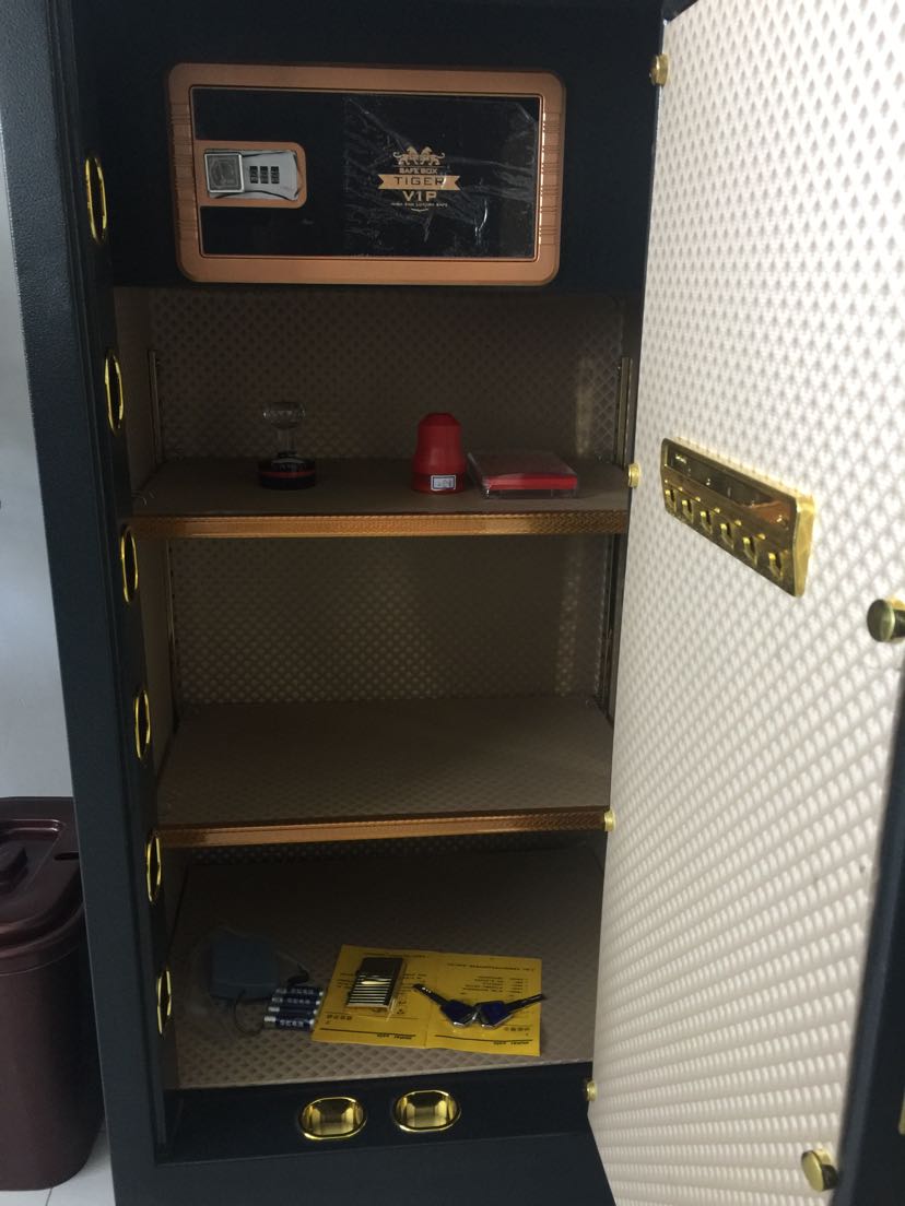 保险柜指纹家用入墙