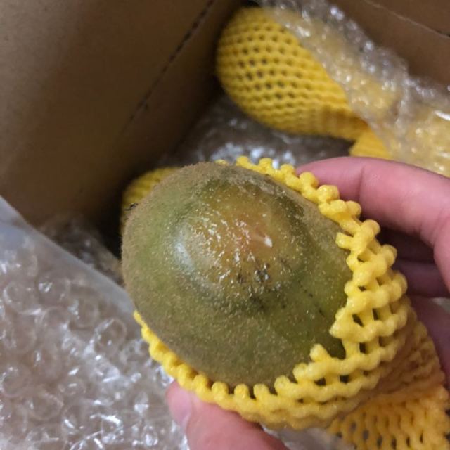 蟹灵阁 智利黄心奇异果 猕猴桃 单果90-110g 6枚装 金果 新鲜水果评价