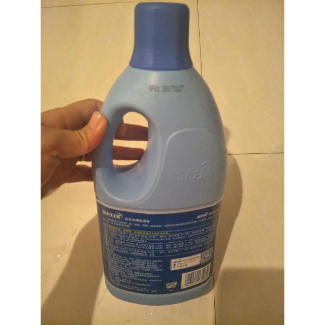 蓝月亮彩漂蓝色月光白色衣物色渍净12kg瓶清新百合花香