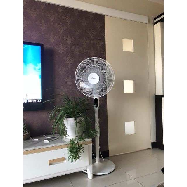 美的(midea)新品 fs40-18ar 落地扇遥控版台式轻触式按键方式电风扇