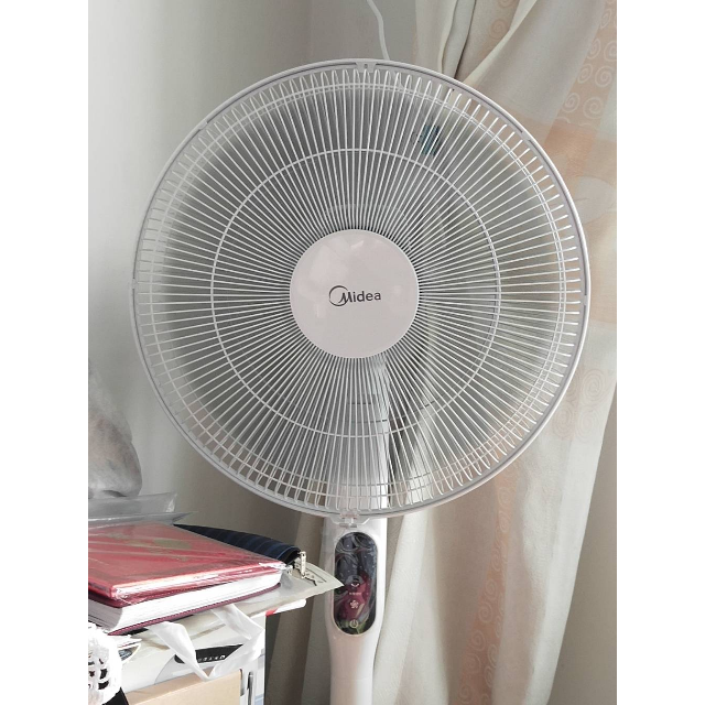 美的 电风扇fs40-18ar 直流变频落地扇 静音定时 遥控版 多功能电风扇