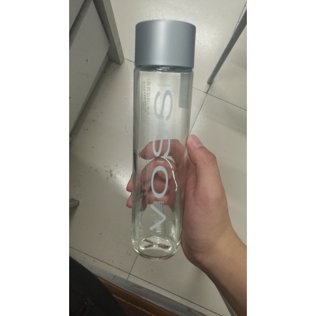 > voss 芙丝饮用天然矿泉水(不含气)st 375ml 玻璃瓶 挪威进口饮用水