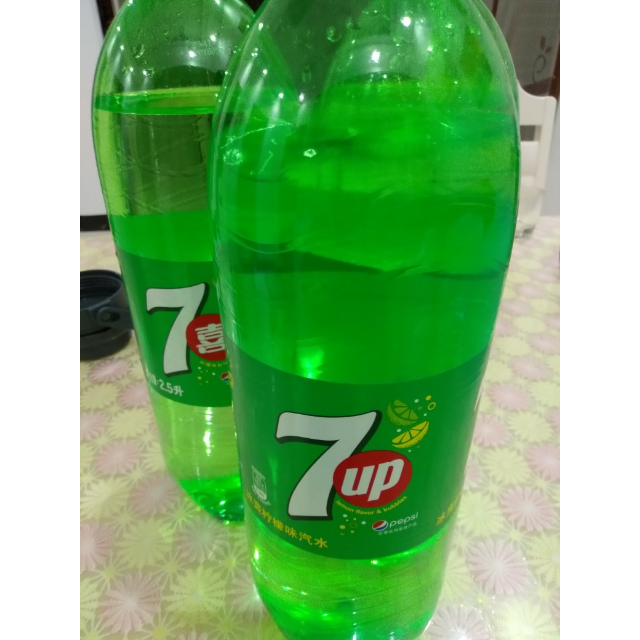 > 百事可乐 7喜柠檬味汽水2.