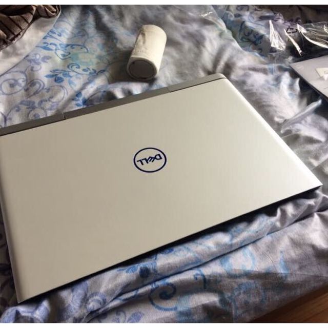 戴尔dell游匣g7 7588-r2745w 72%高色域intel i7 8750h 8gb 1tb 128g