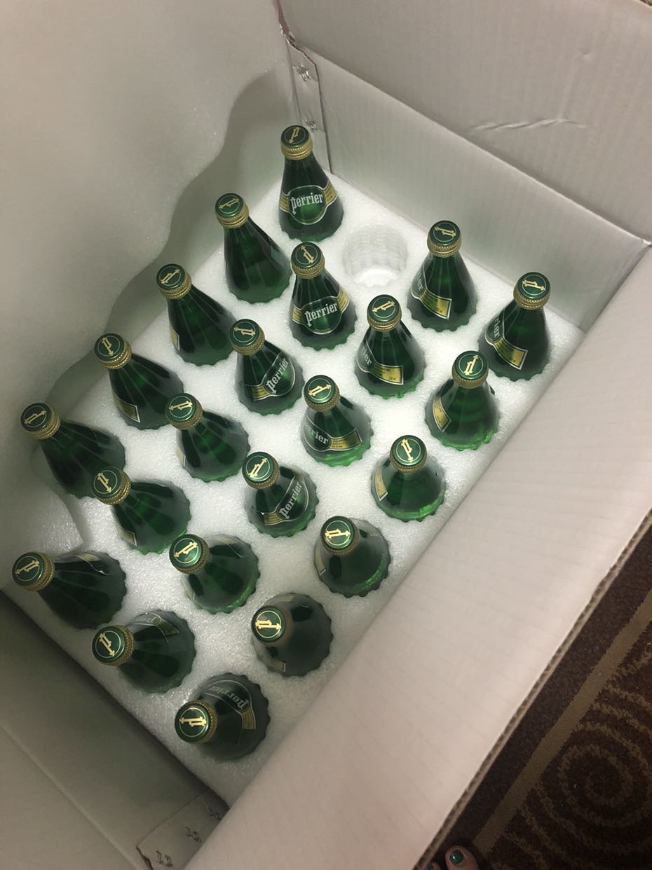 法国进口 巴黎水perrier气泡矿泉水(西柚味) 塑料瓶装 500ml*24瓶/箱