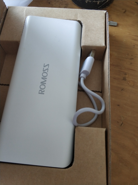 罗马仕(romoss)sense4 10400mah 智能移动电源/充电宝 白色晒单图