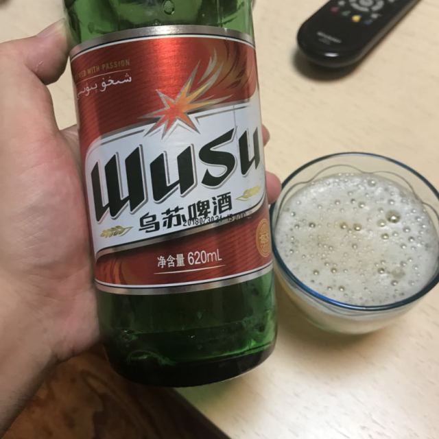 空瓶乌苏啤酒照片图片