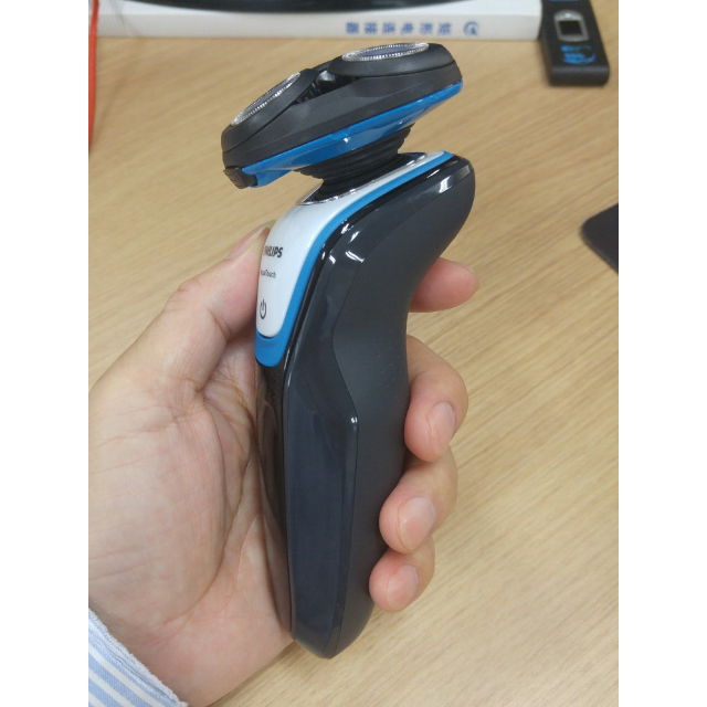 1小时快速充电飞利浦philipss5070电动剃须刀旋转式三刀头全身水洗