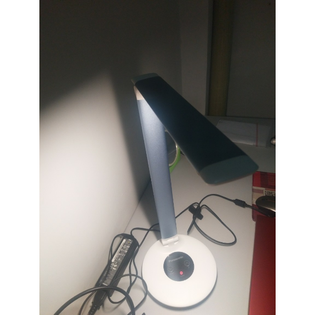 led台灯学生学习宿舍灯阅读灯儿童护眼台灯非充电小台灯台灯不错,好