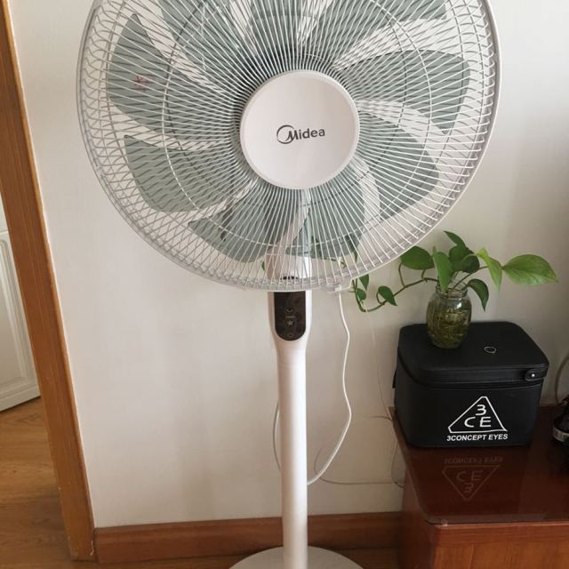 美的电风扇fs4018ar直流变频落地扇静音定时遥控版多功能电风扇