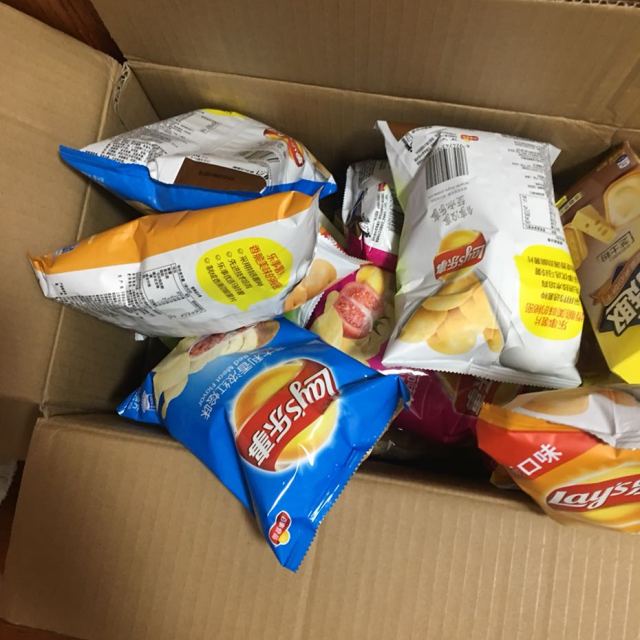 薯片 混合口味40g*10包(零食大礼包膨化休闲零食组合)商品评价 > 快递