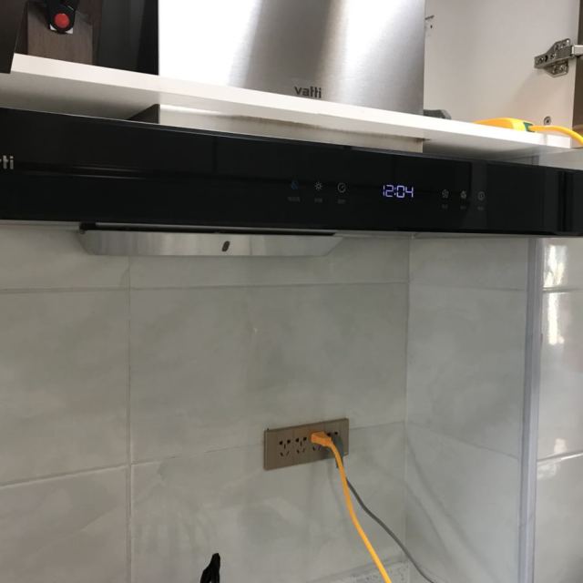 > 华帝油烟机cxw-200-e801cz商品评价 > 安装师傅!安装态度非.