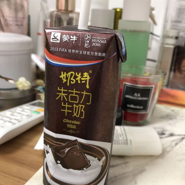 蒙牛奶特朱古力口味牛奶243ml12盒