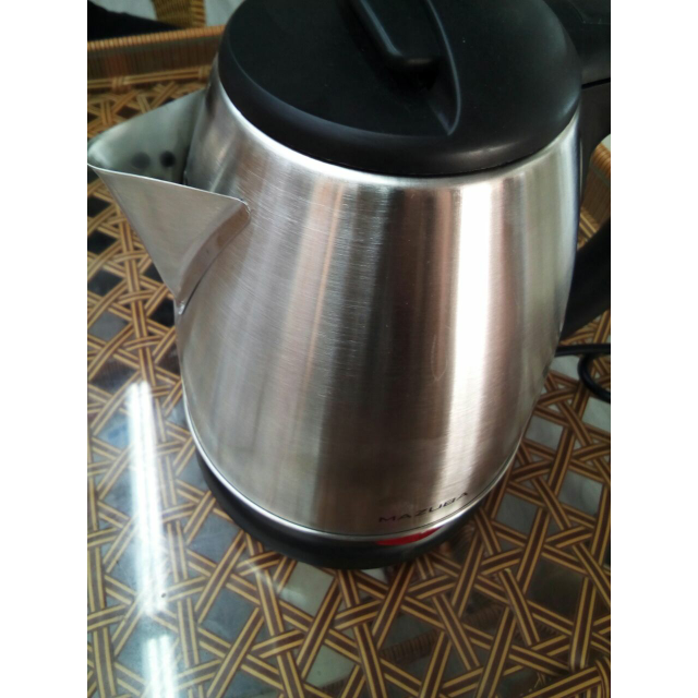 华生电水壶1.7l 大容量 食品级内胆 快速煮水 烧水壶 电热水壶