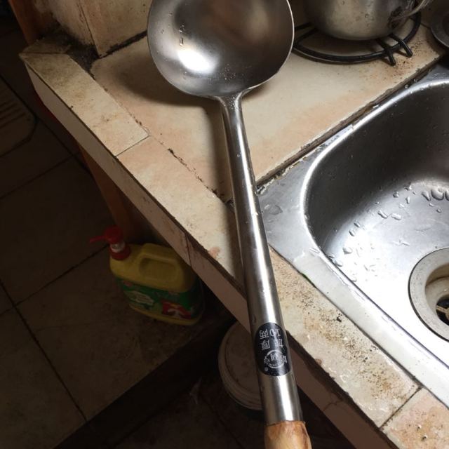 10两木把炒菜勺欧丽家不锈钢炒勺木头柄炒菜勺子厨师专用大号勺