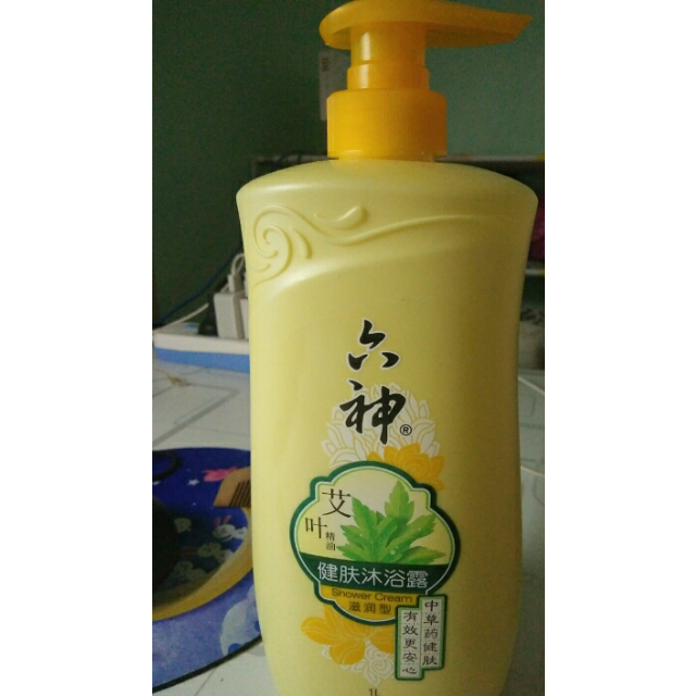 六神沐浴露艾叶精油健肤深层洁净沐浴乳液植物滋润型1l