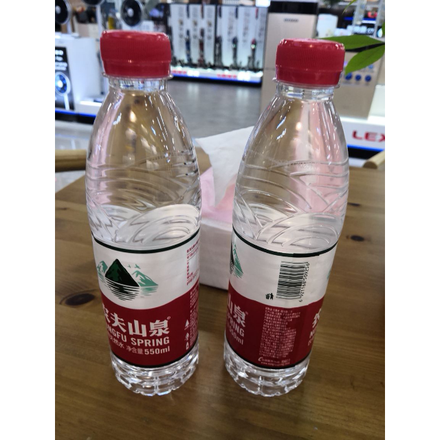 > 农夫山泉天然水550ml*24 箱装 饮用水商品评价 > 农夫山泉矿泉水真