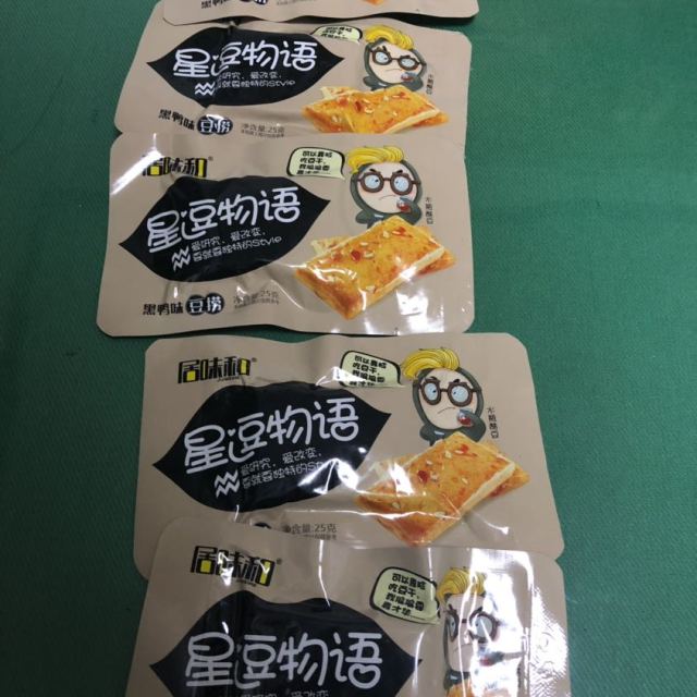 > 居味和 黑鸭味25克/包 辣条小吃零食素食网红儿时怀旧豆干商品评价