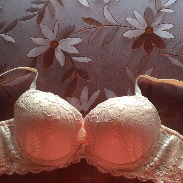 古今正品性感蕾丝聚拢34加厚上薄下厚内衣文胸09713杏色75a