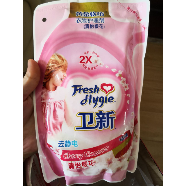 卫新衣物去静电柔顺剂护理剂清怡樱花通用袋装补充装500g威露士walch