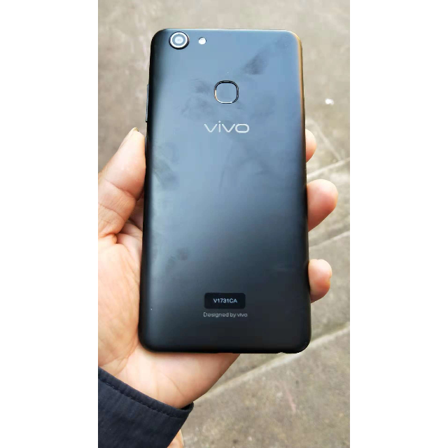 > 【晒单赠爱奇艺】vivoy73 3gb 64gb 瓷釉黑 4g全网通 拍照手机商品