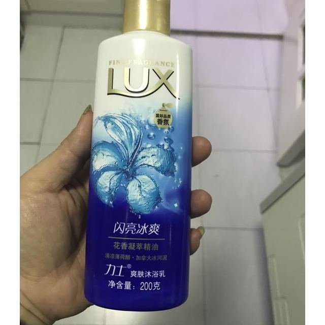 力士lux沐浴露爽膚沐浴乳閃亮冰爽200ml清新薄荷醇加拿大冰河泥聯合