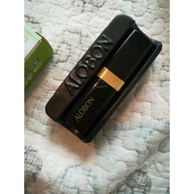 雅邦(alobon)晶莹炫色唇膏(12樱花粉)3.