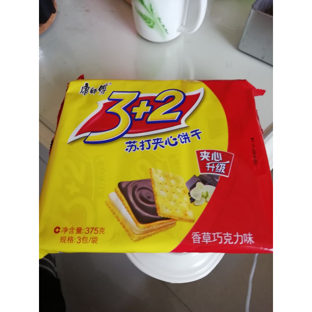 康师傅32苏打夹心饼干香草巧g力味375g