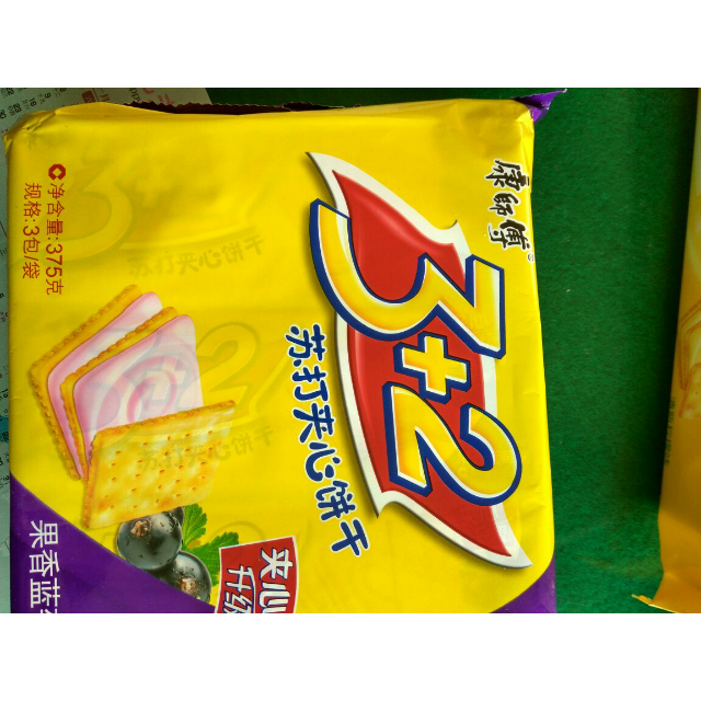 康师傅32苏打夹心饼干果香蓝莓味375g