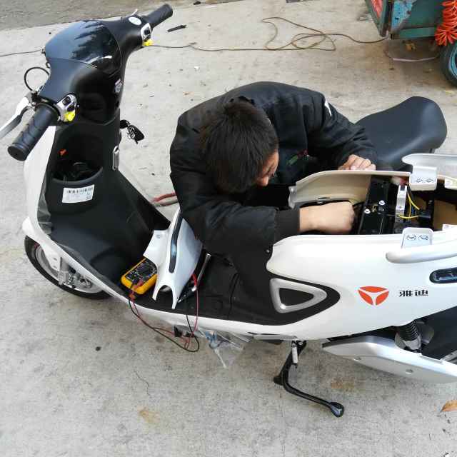 雅迪新款欧迪电动车20ah时尚小龟王代步车电动摩托车