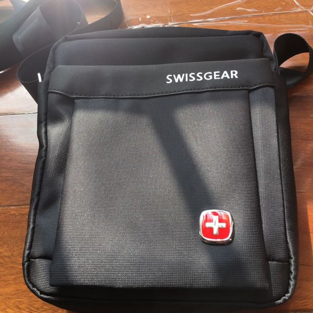 买1送6 男包单肩包 男瑞士军刀swissgear斜挎包男士背包竖款 防水尼龙