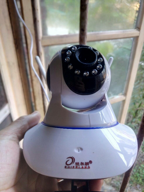 锐尔朗 无线摄像头 wifi远程监控器 360度旋转智能家用摄像头 300万