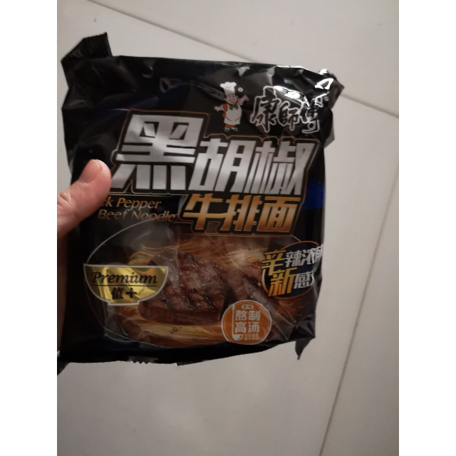 康师傅黑胡椒牛排面五连包居家旅行通宵熬夜宅男必备
