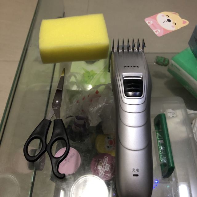 飞利浦(philips) 电动理发器 qc5130/15 成人儿童无绳电推剪剃头刀