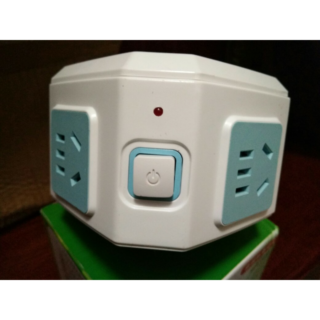 新国标清风魔方插座转换器插头无线一转四插排多功能家用扩展电源插线