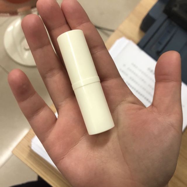 唇膏佛手柑(佛手柑唇膏和蔷薇果)