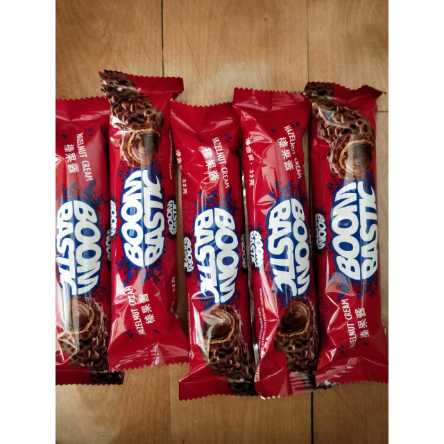 > boombastic 榛果威化代可可脂牛奶巧克力棒 32g商品评价 > 好吃