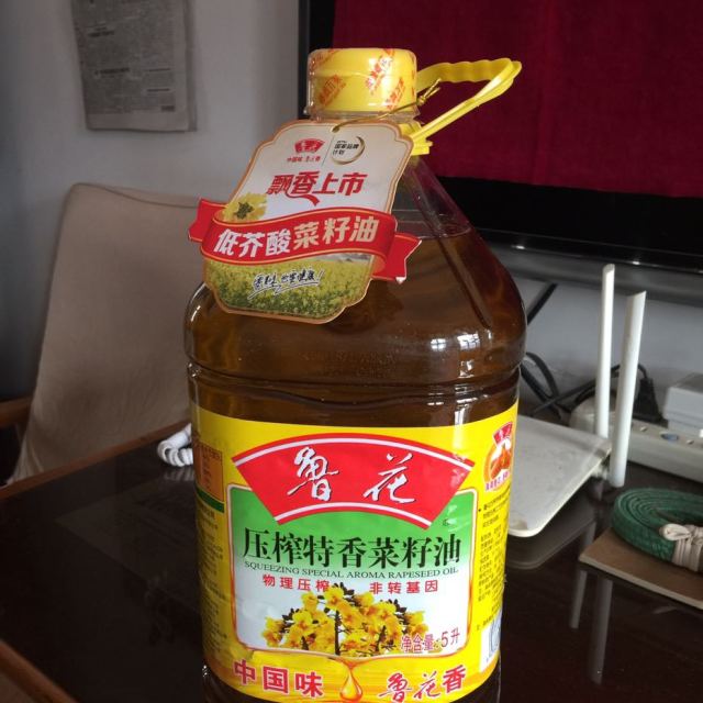 魯花低芥酸特香菜籽油5l新老包裝隨機發貨