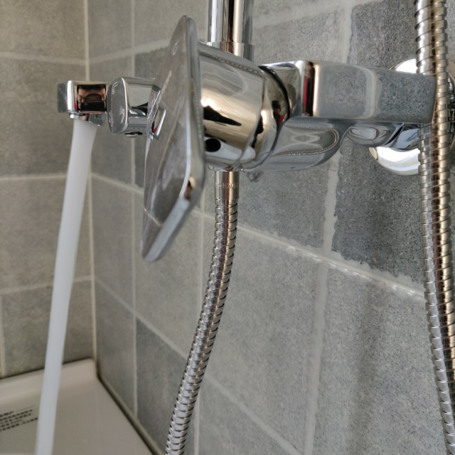 惠达huida惠达官方冷热水带下出水升降不锈钢淋浴花洒龙头套装hdc231