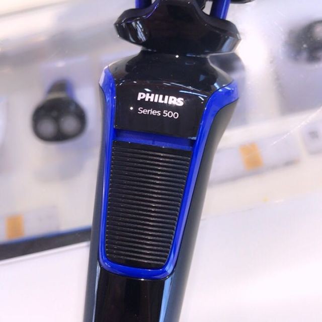 飞利浦(philips)电动剃须刀s528 双刀头充电旋转式男士剃须刀 顺翼贴
