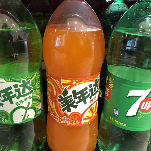 美年达橙味汽水2l瓶装