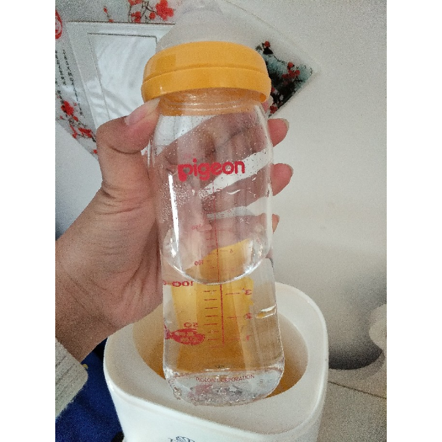 贝亲pigeon自然实感宽口径玻璃奶瓶240ml配l奶嘴黄色旋盖lsizeaa92