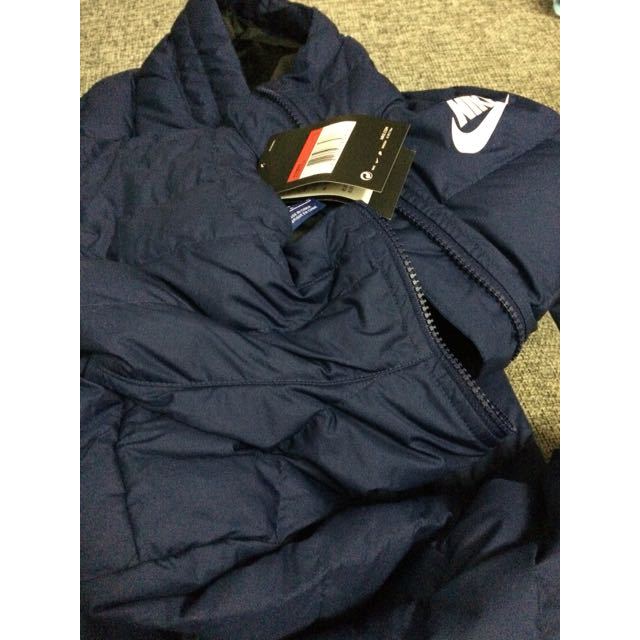 > 耐克(nike)女上衣2018冬新款连帽保暖防风长款休闲羽绒服 854861