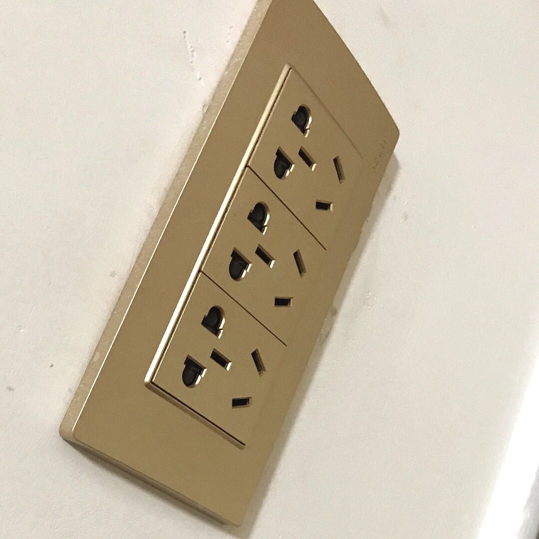 118型开关插座一插