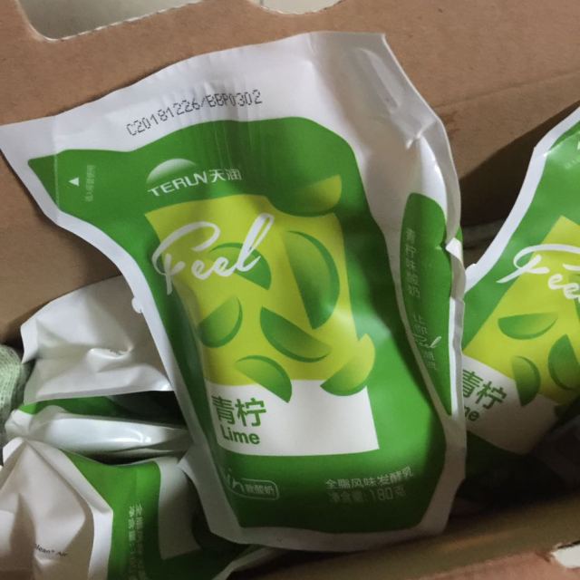 > 天润新疆特产浓缩青柠酸奶酸牛奶 180g*12袋商品评价 > 苏宁易购