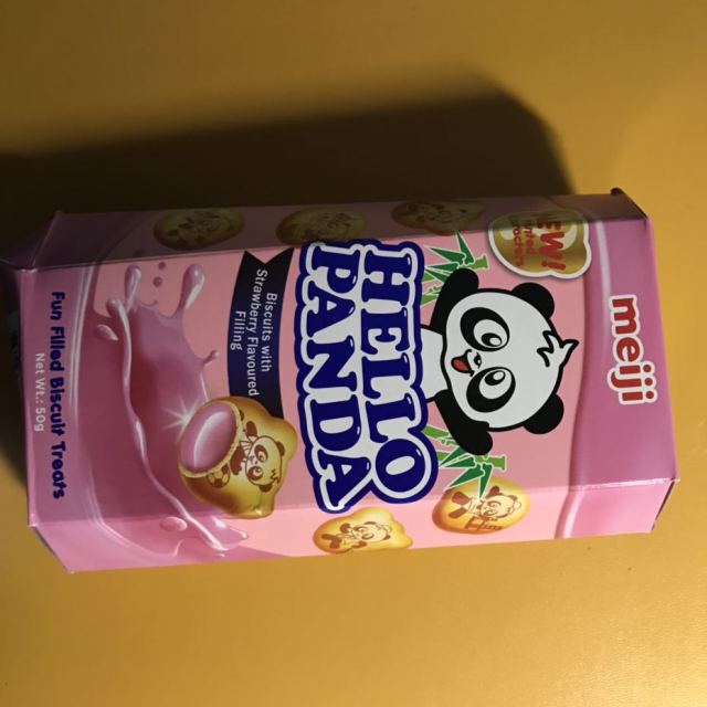 明治meiji熊猫草莓夹心饼干50g