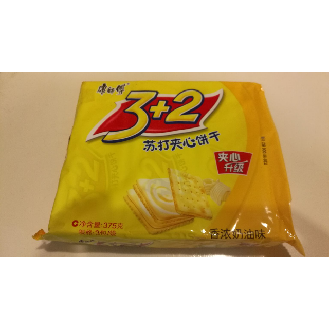 康师傅32苏打夹心饼干香浓奶油味375g