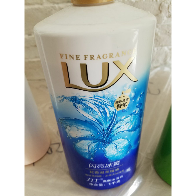 力士lux沐浴露爽膚沐浴乳閃亮冰爽1kg清新薄荷醇加拿大冰河泥聯合利華